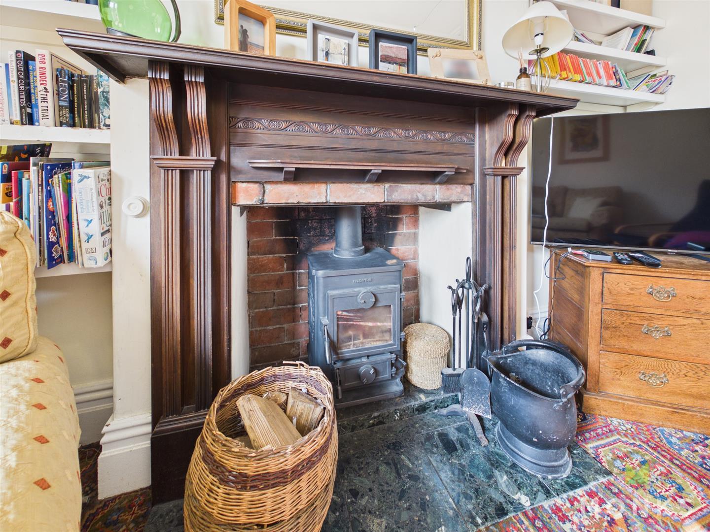 8 Holbache Road, Oswestry, SY11 1RP For Sale